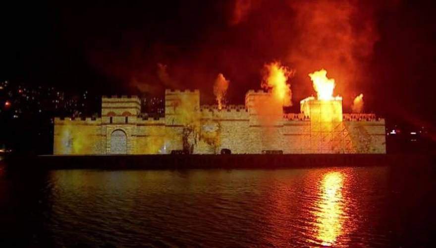 Κιτς επίδειξη ισχύος του Ερντογάν για την άλωση της Κωνσταντινούπολης [βίντεο]