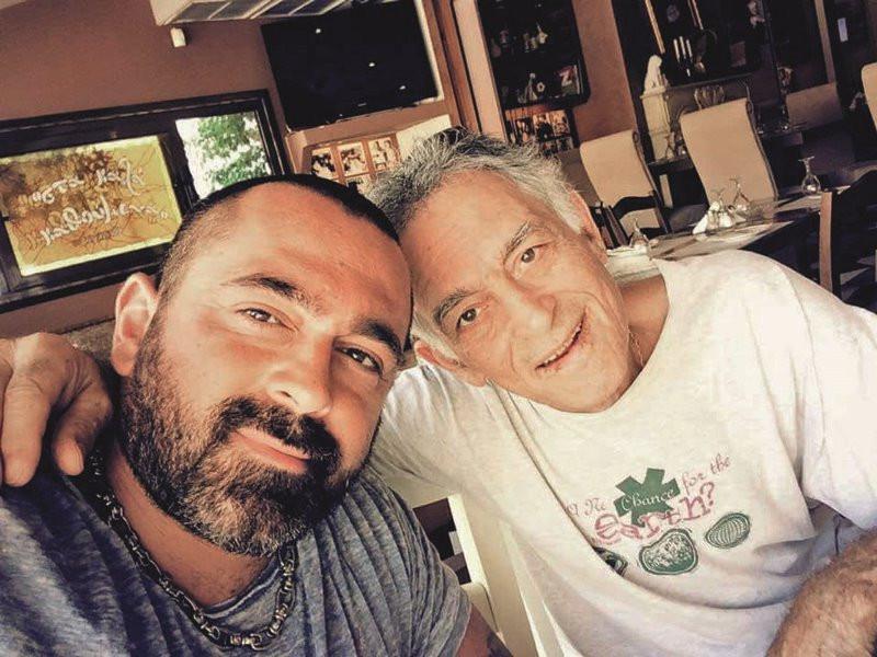 Δείτε την ευτυχισμένη οικογένεια του Μπο [εικίνε Δείτε την ευτυχισμένη οικογένεια του Μπο [εικίνε