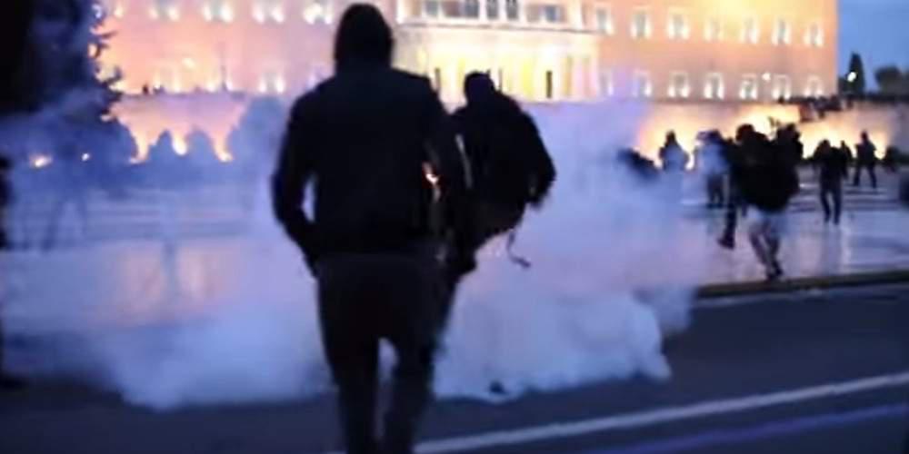 Οι αναρχικοί έδωσαν στη δημοσιότητα βίντεο με τα επεισόδια στο Σύνταγμα [βίντεο]
