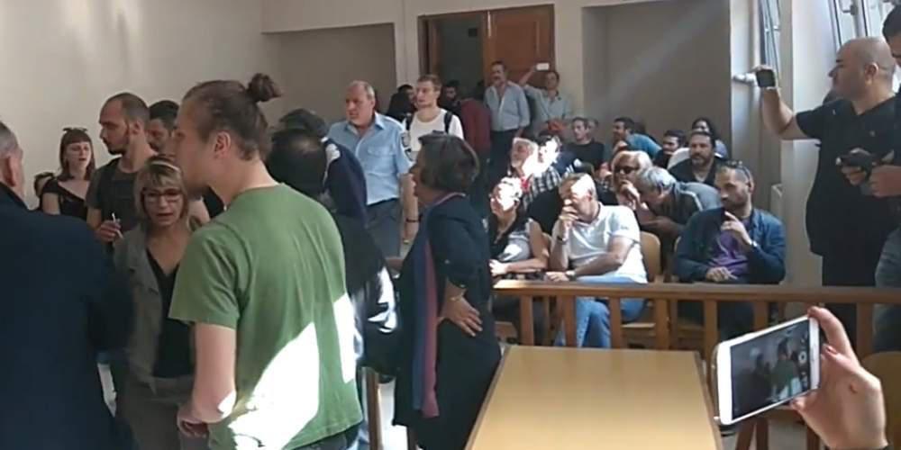 Επεισόδια στα δικαστήρια μεταξύ οπαδών Σώρρα και συλλογικοτήτων [βίντεο]