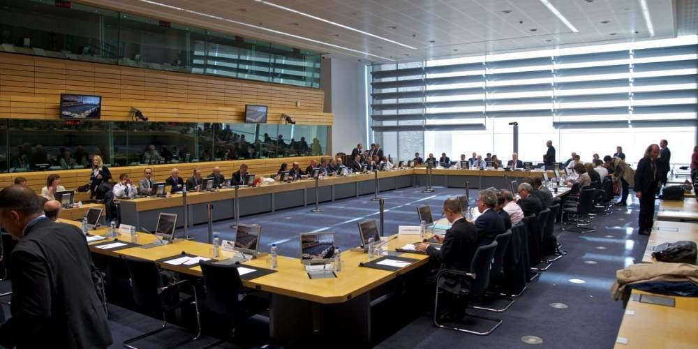 Πως μπορεί να σταθεί ο Τσίπρας μετά το «Βατερλώ» του Eurogroup;