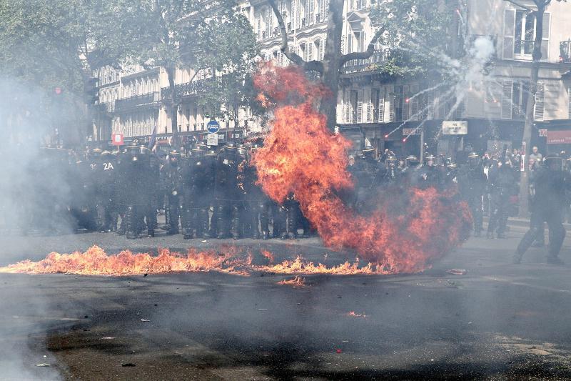 Χάος στις διαδηλώσεις για την εργατική Πρωτομαγιά στην Γαλλία
