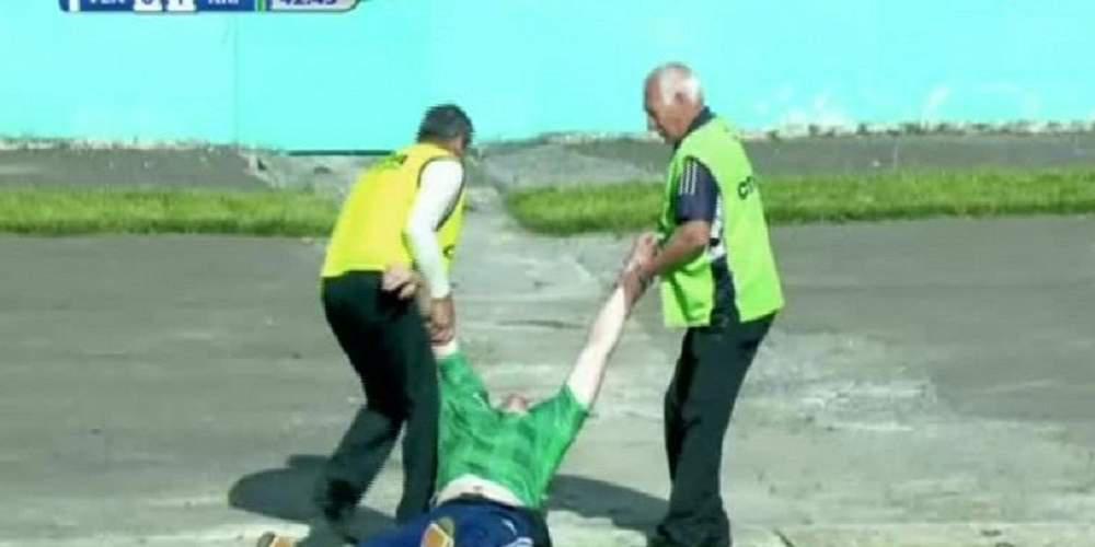 Το βίντεο της ημέρας: Το απίστευτο show μεθυσμένου Ουκρανού οπαδού!