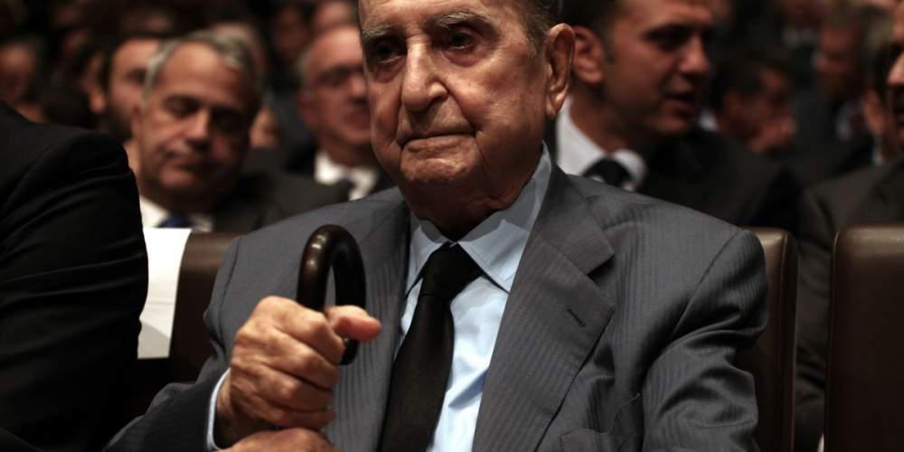 Σε λαϊκό προσκύνημα η σορός του Κωνσταντίνου Μητσοτάκη