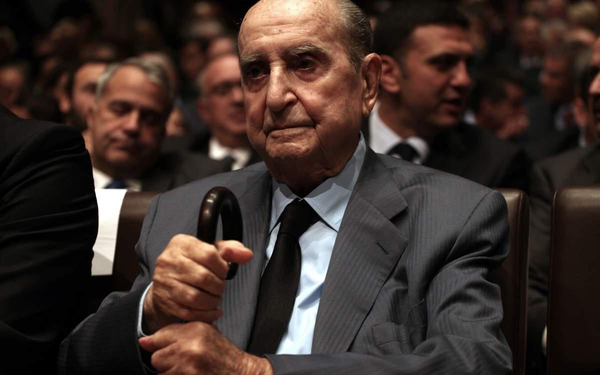Σε λαϊκό προσκύνημα η σορός του Κωνσταντίνου Μητσοτάκη