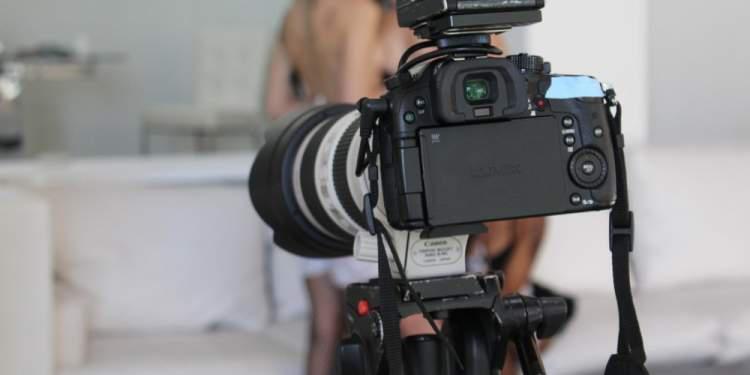 Ο τιμοκατάλογος του πορνό και οι αμοιβές ανάλογα με τη σκηνή