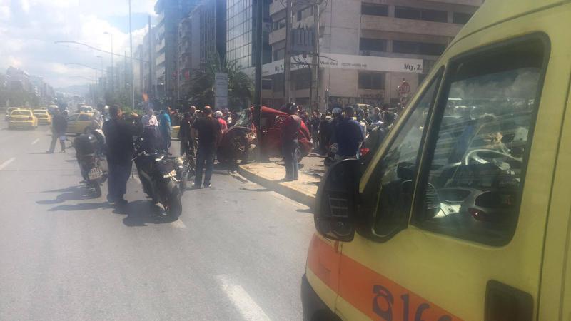 Τραγωδία στην Λεωφόρο Συγγρού: Σκοτώθηκε οδηγός σε σφοδρό τροχαίο [εικόνα & βίντεο]