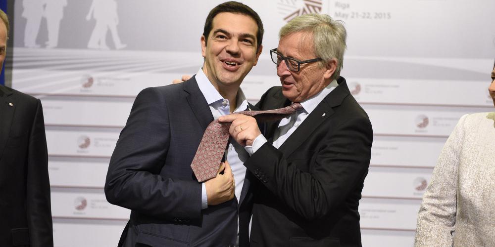 Τσίπρας για γραβάτα: Πρέπει να βρω πουκάμισο