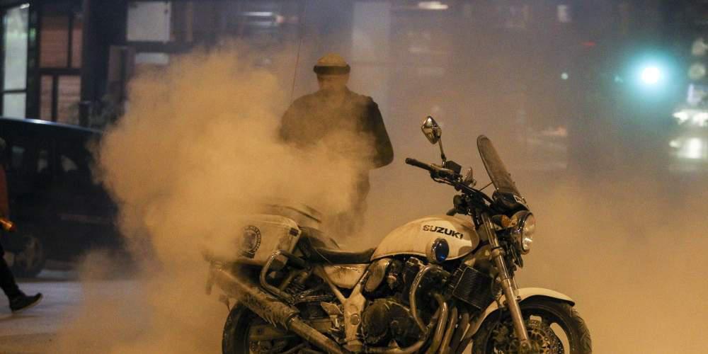 Συγκρούσεις μεταξύ αντιεξουσιαστών-αστυνομίας και στην Θεσσαλονίκη [εικόνες & βίντεο]