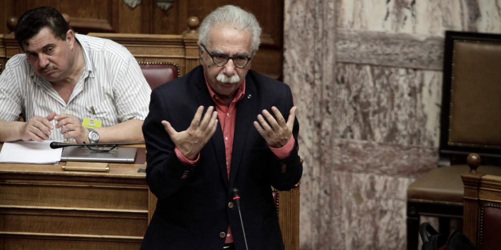 Έπεσαν οι μάσκες