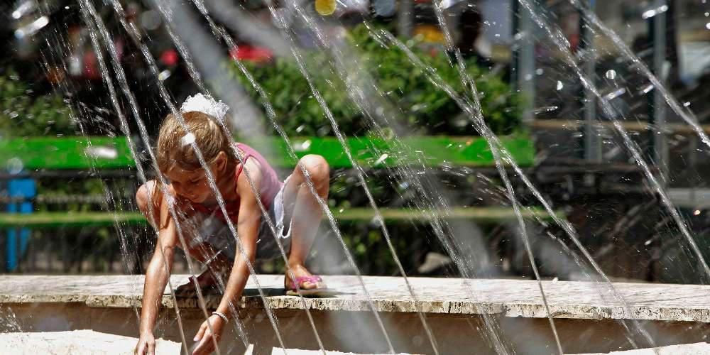 Έξι κλιματιζόμενες αίθουσες ανοίγει ο Δήμος Αθηναίων λόγω του καύσωνα