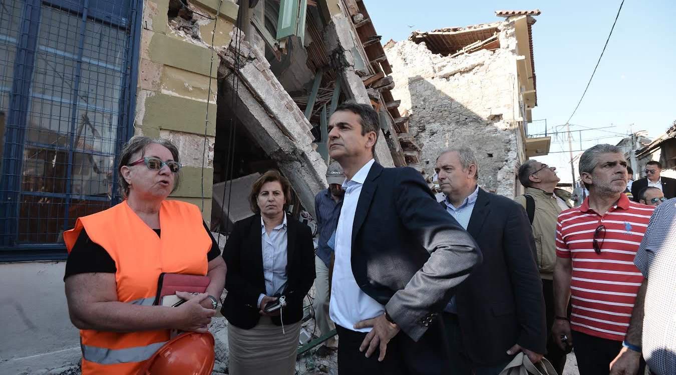 Μητσοτάκης στη Βρίσα: Απαλλαγή από τον ΕΝΦΙΑ – Μεγάλη η καταστροφή