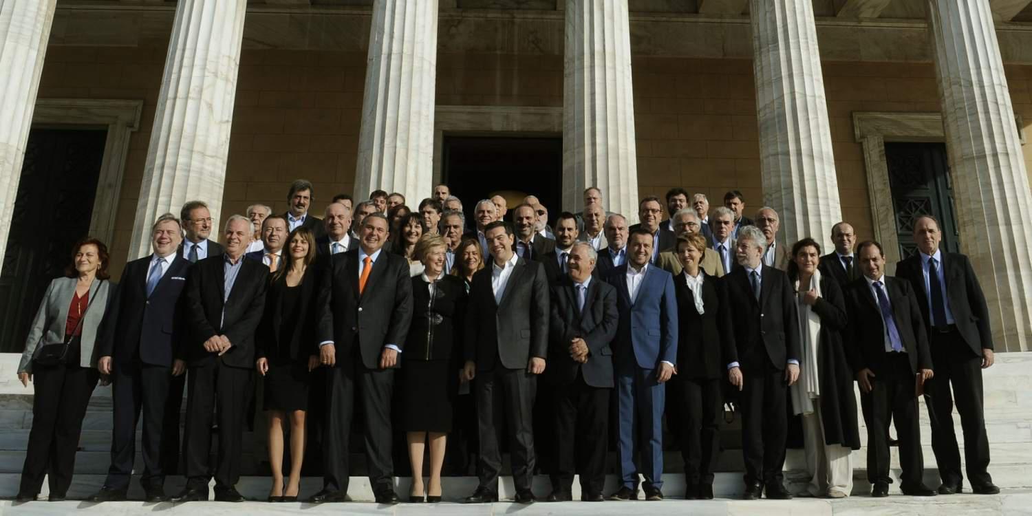 «Χαστούκι» στην κυβέρνηση: Το 98% πιστεύει ότι η οικονομία έχει βουλιάξει και το 88% δεν την εμπιστεύεται