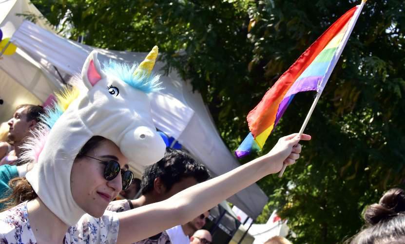 Με Τσακαλώτο, Καρανίκα, Φίλη και επεισόδια το Gay Pride της Αθήνας [εικόνες]