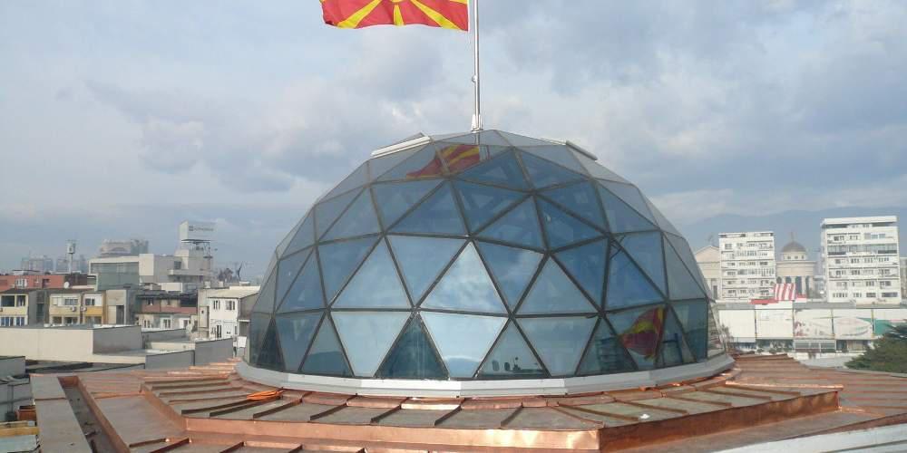 Κοινά αποδεκτή λύση για την ονομασία της ΠΓΔΜ ζητά το Ευρωπαϊκό Κοινοβούλιο