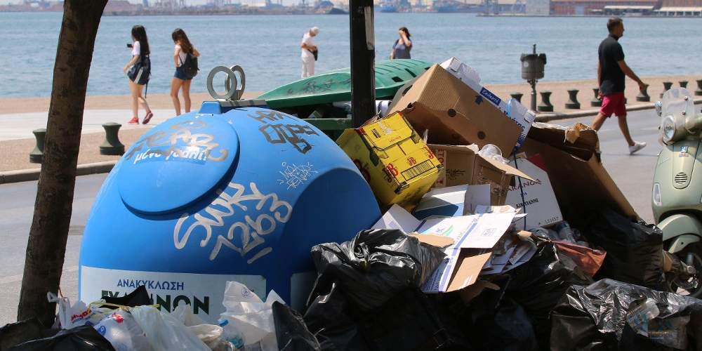 Ψεκασμοί για την αποφυγή μολύνσεων από τα σκουπίδια στην Θεσσαλονίκη
