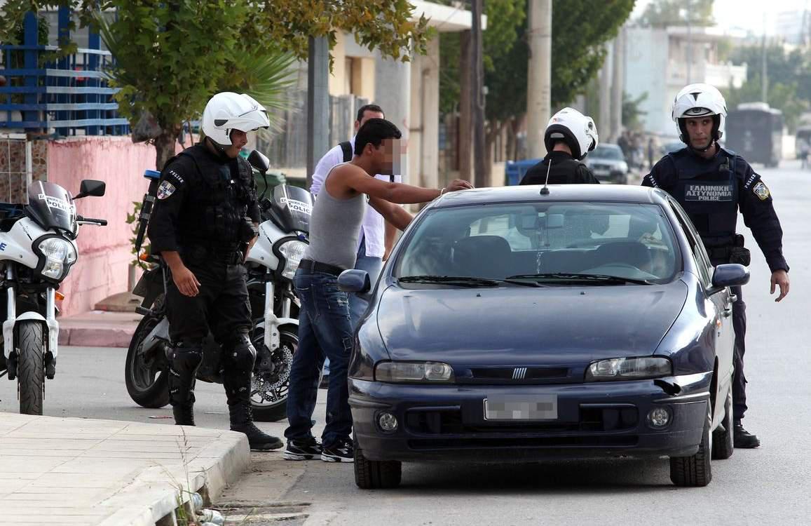 «Μαλλιά κουβάρια» αστυνομικοί και Ρομά στο Ζεφύρι