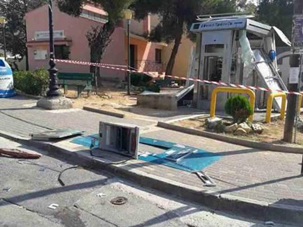 Ανατίναξαν ΑΤΜ στους Θρακομακεδόνες δίπλα στο αστυνομικό τμήμα [εικόνες]
