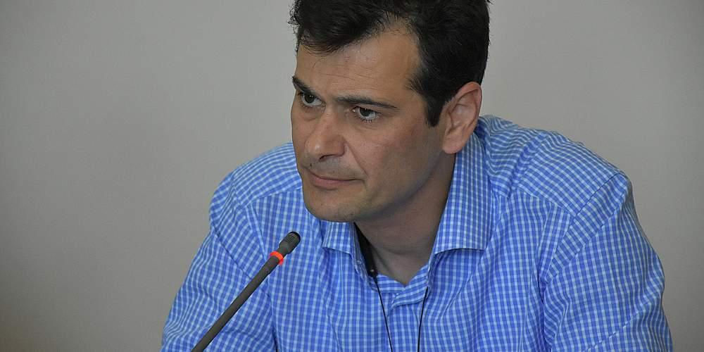 Παραμένει στο νοσοκομείο ο δήμαρχος Χίου, Μανώλης Βούρνος, μετά το τροχαίο