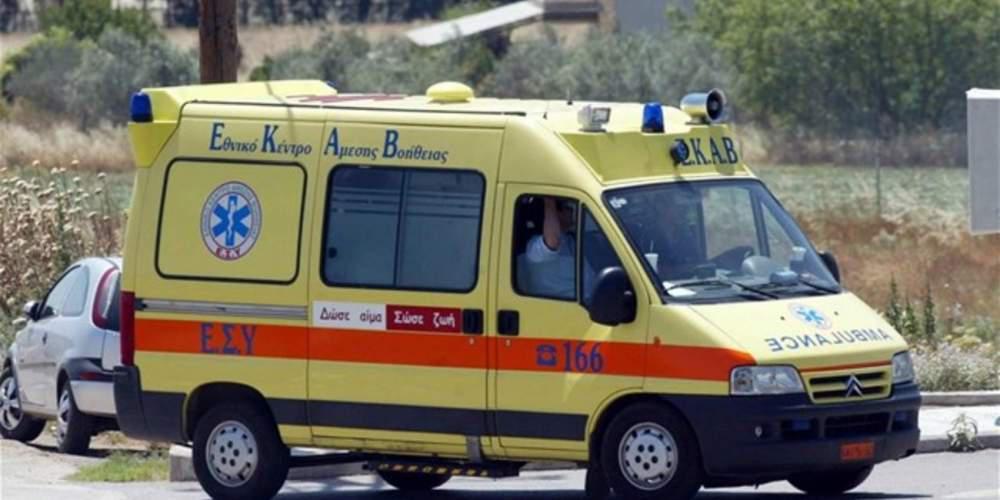 Σοβαρό τροχαίο στη λεωφόρο Σουνίου - Χωρίς τις αισθήσεις της μία γυναίκα