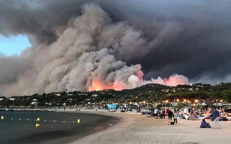 «Πύρινος εφιάλτης» για τρίτη μέρα στη Γαλλία [εικόνες & βίντεο]