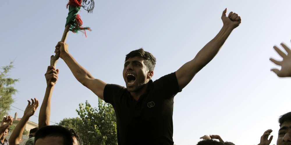 Άγρια επεισόδια μεταξύ προσφύγων στην Χίο – Επενέβησαν τα ΜΑΤ