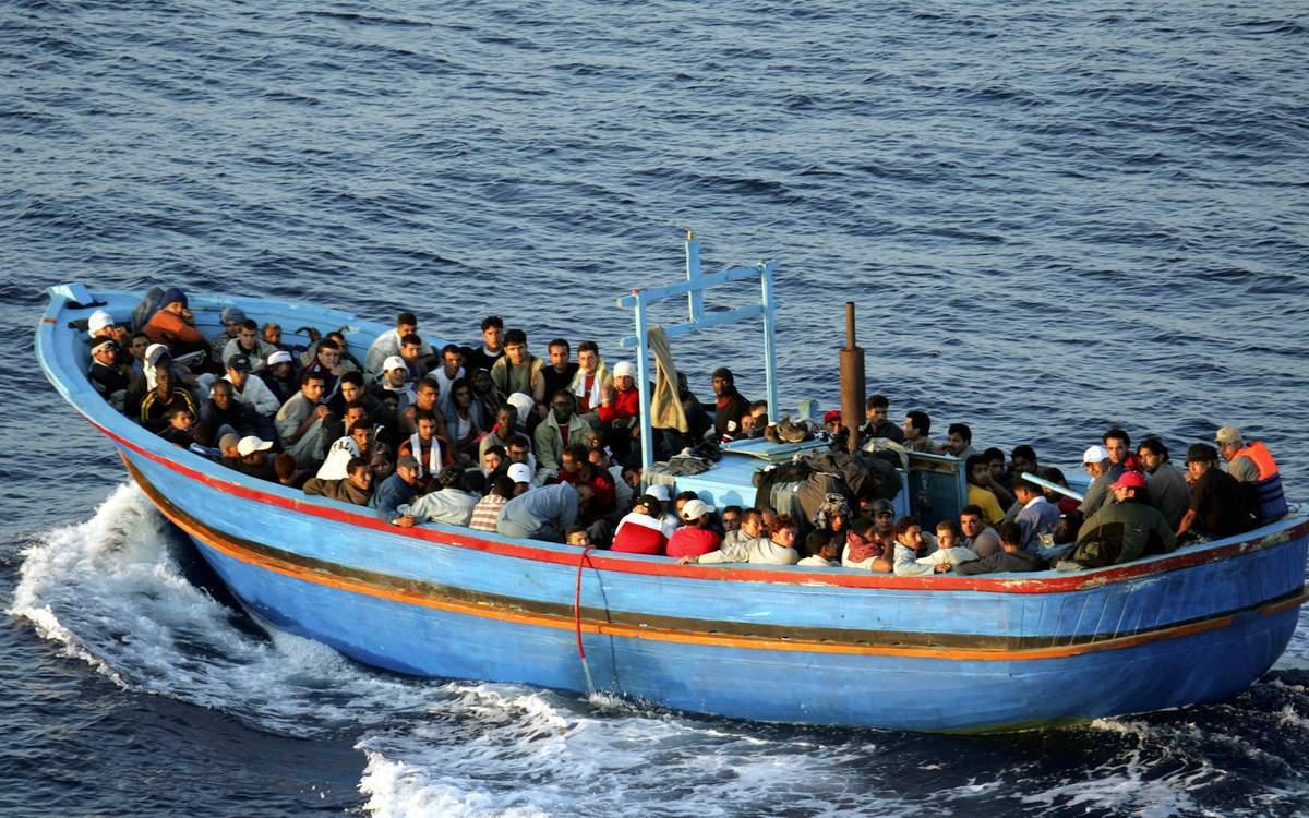 Η ΕΕ «μπλοκάρει» τις εξαγωγές φουσκωτών στη Λιβύη για να περιοριστεί η μετανάστευση