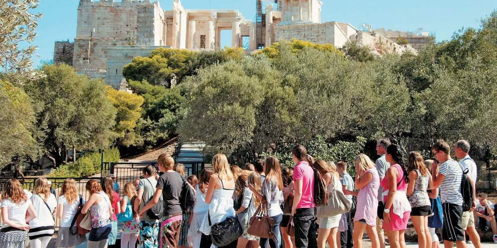 Κακά μαντάτα για τα έσοδα από τον τουρισμό