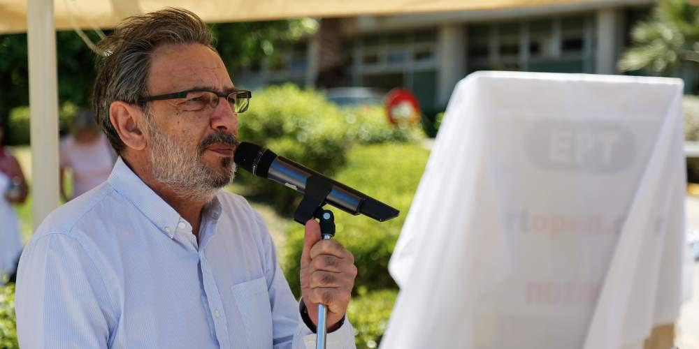Στο… μνημείο πεσόντων