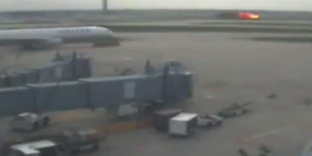 Βίντεο-σοκ: Η στιγμή που Boeing τυλίγεται στις φλόγες ενώ πάει για απογείωση