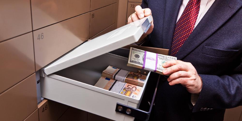 Στην «φάκα» 9 υπάλληλοι της ΑΑΔΕ για αδικαιολόγητο πλουτισμό 4,4 εκατομμυρίων ευρώ