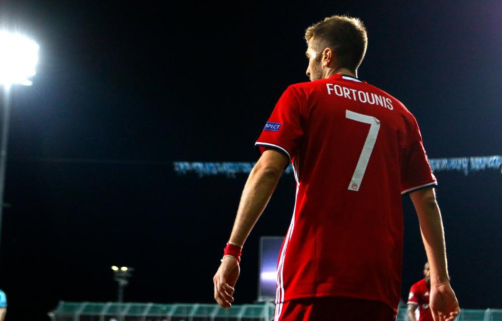 ΣΟΚ στον Ολυμπιακό – Ρήξη χιαστών στο αριστερό γόνατο ο Κώστας Φορτούνης