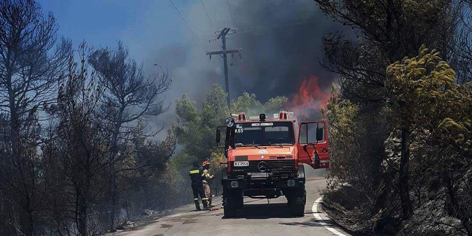 Μεγάλη φωτιά στη Ζαχάρω Ηλείας