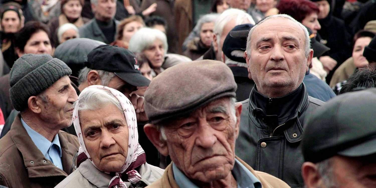 Μελέτη σοκ: Η Ελλάδα γερνάει και μικραίνει – «Το πολύ» 8,9 εκάτ. ως το 2050