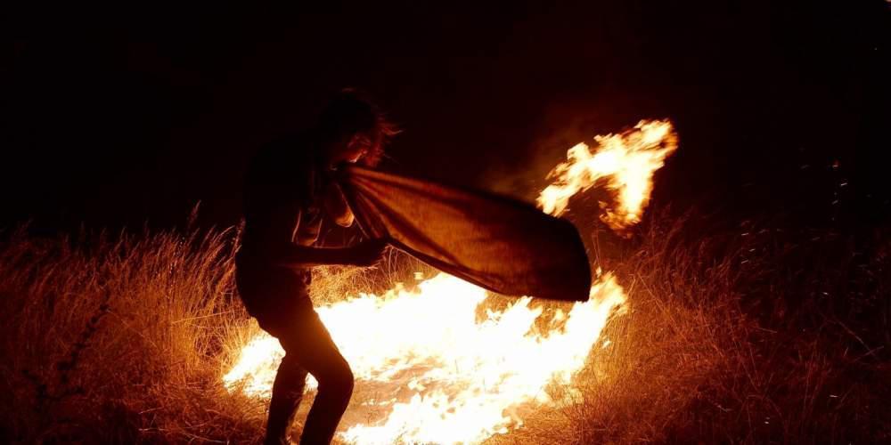 Φυσικό φαινόμενο οι φωτιές, υποστηρίζει σύμβουλος της περιφέρειας Αττικής! [βίντεο]