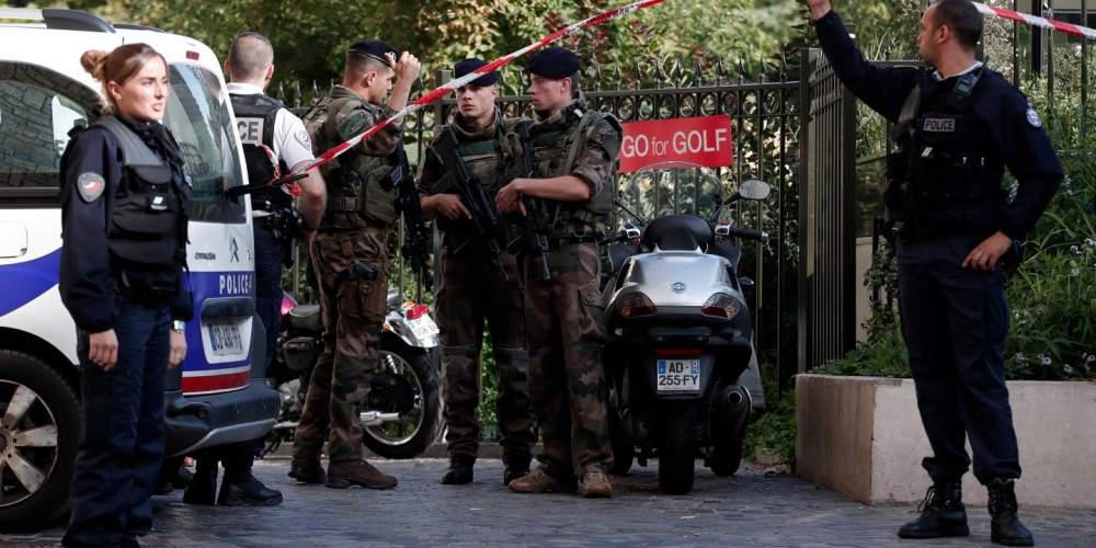 Επίθεση με μαχαίρι σε στρατιώτη στο Παρίσι