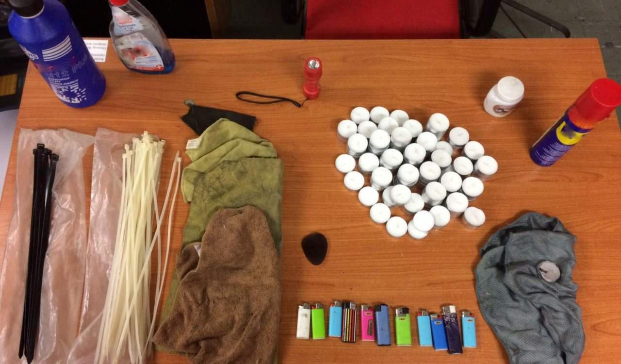 Δείτε τι βρήκαν οι αστυνομικοί στο αυτοκίνητο του 63χρονου που ήθελε να κάψει την Πάρνηθα [εικόνες]