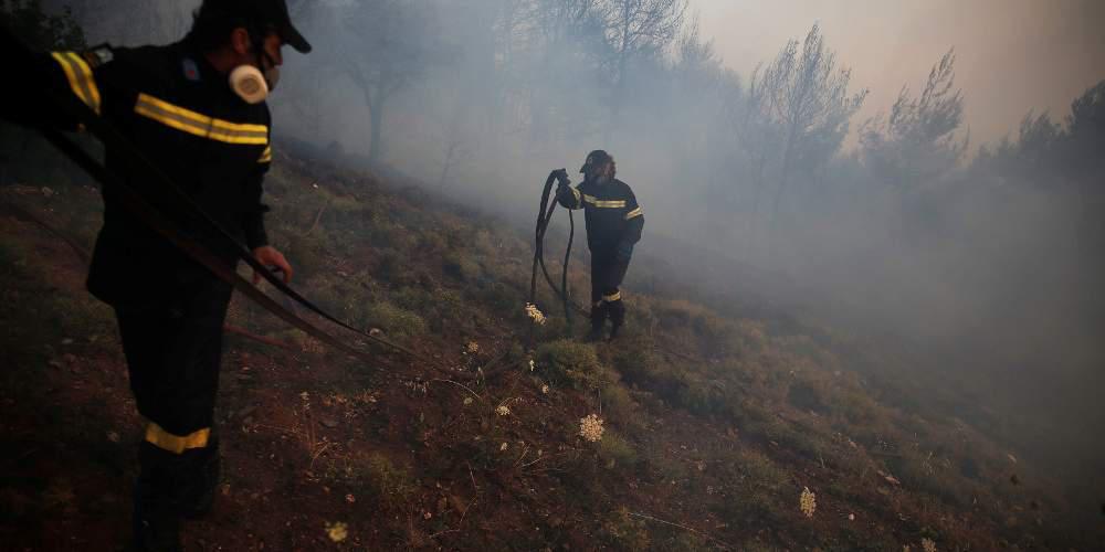 Ντροπή: Άφησαν πυροσβέστες έξω από το πλοίο στην Κεφαλονιά