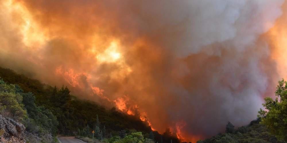 Πύρινη κόλαση η Ζάκυνθος – Στη μάχη και ο στρατός [εικόνες – βίντεο]