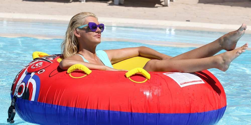 Με στυλ αλά «Baywatch» η Σταμάτη στη Μύκονο [εικόνα & βίντεο]