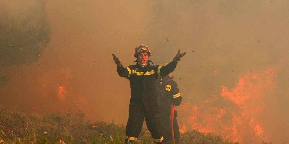 Αυτός είναι ο λόγος που επεκτάθηκε η φωτιά στον Κάλαμο – Τι αναφέρει η Πυροσβεστική