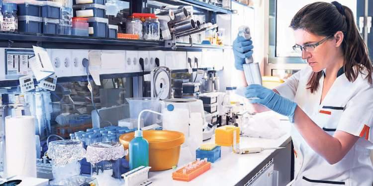 Κορωνοϊός - ΠΟΥ: Χρειαζόμαστε 12 μήνες για το εμβόλιο