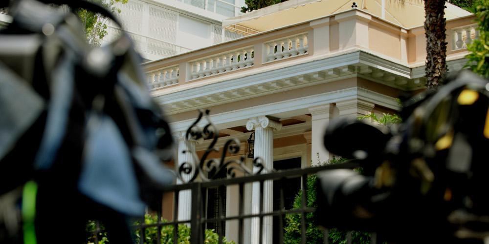 Μέχρι εκεί μπορούν στο Μαξίμου