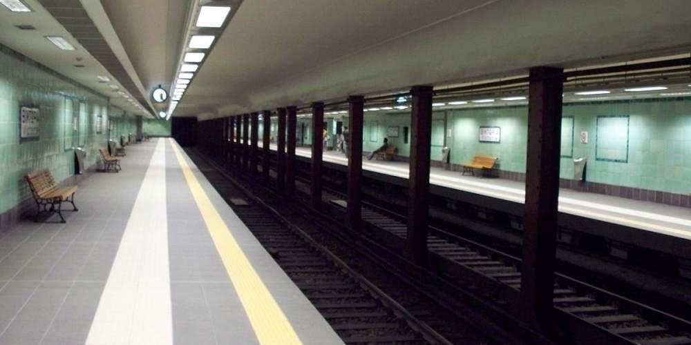 Ανδρας έπεσε στις γραμμές του μετρό στην Ομόνοια
