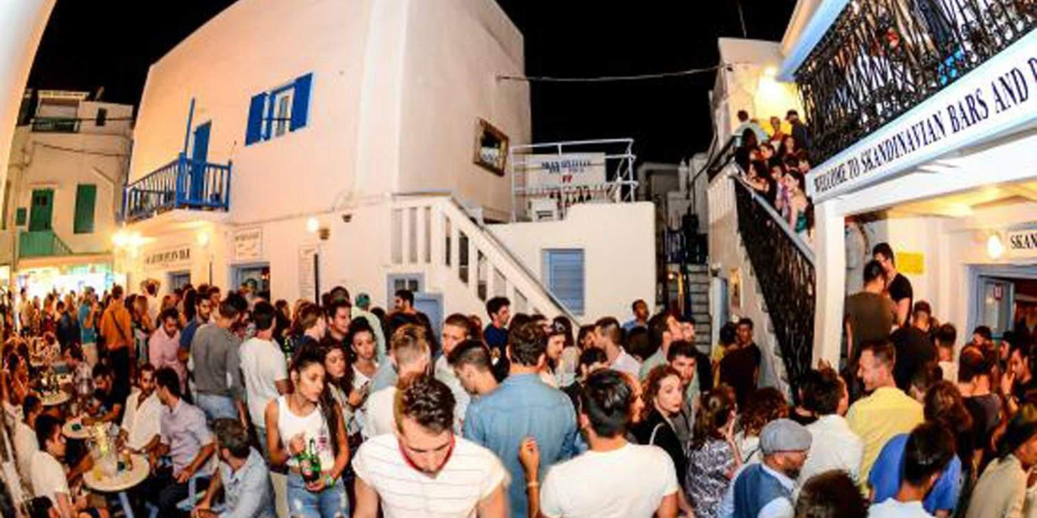 Τρέλαναν τον κόσμο δύο Ρωσίδες στην Μύκονο – Δείτε πως εμφανίστηκαν [βίντεο]