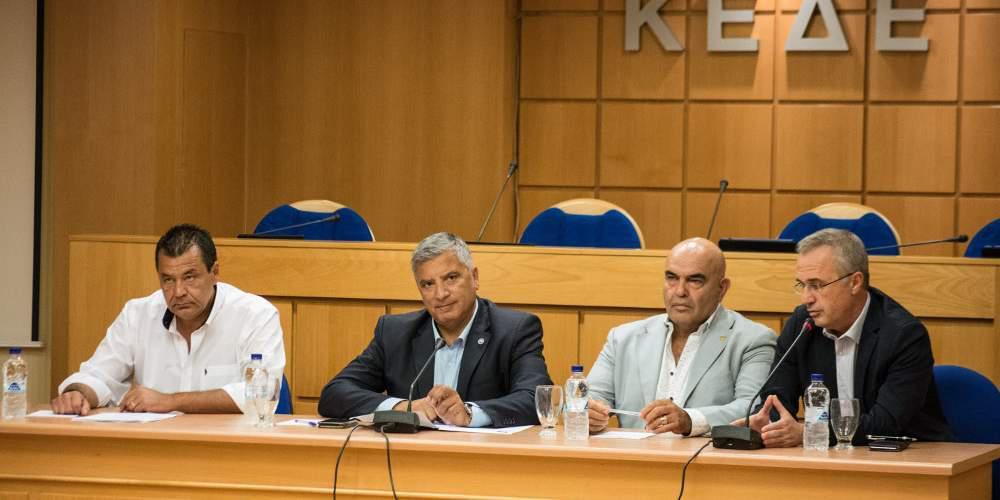 «Σκούπα» στα ταμειακά διαθέσιμα των δήμων ετοιμάζει η κυβέρνηση