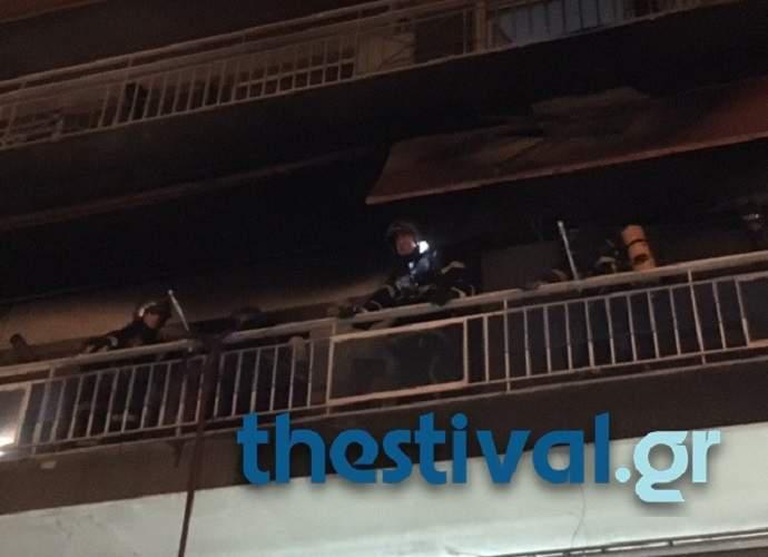 Τραγωδία στην Θεσσαλονίκη: Κατάκοιτος άνδρας κάηκε ζωντανός μέσα στο σπίτι του [βίντεο]