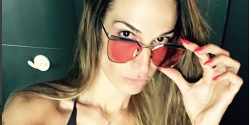 Σκόρπισε... εγκεφαλικά η Εύα Λάσκαρη με το «καυτό» της φόρεμα! [εικόνα]