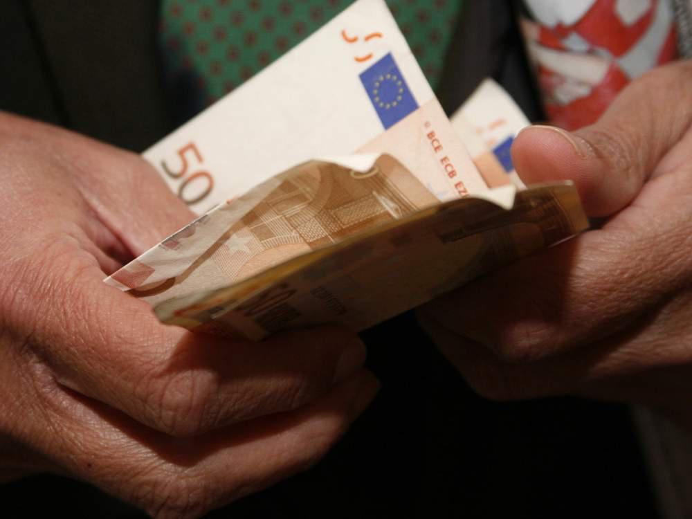 Πληρωμές: Τι καταβάλλεται από τον e-ΕΦΚΑ και τον ΟΑΕΔ – Οι ημερομηνίες και τα ποσά
