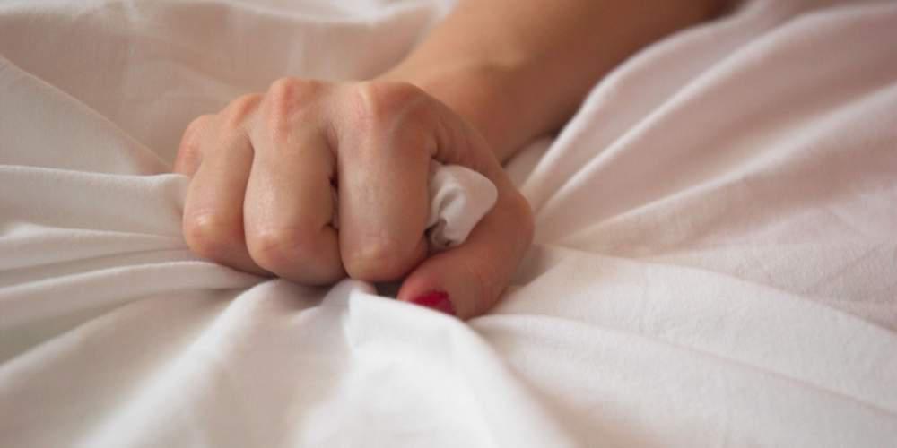 Οι επιστήμονες ρίχνουν «φως» στον γυναικείο εγκέφαλο την ώρα του οργασμού!